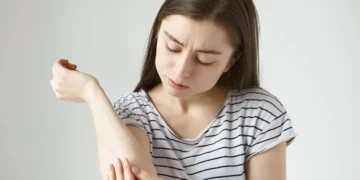 أحدث العلاجات البيولوجية لمرض الصدفية: هل هي آمنة وفعالة؟