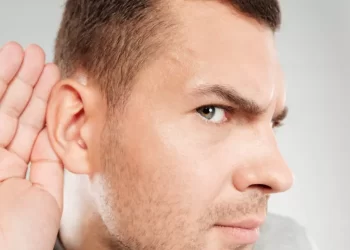 عوامل غير متوقعة تساهم في فقدان السمع.. ما بين الوراثة والإجهاد والضوضاء