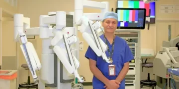 الذكاء الاصطناعي يدخل غرفة العمليات .. أول جراحة قلب بالروبوت فى السعودية