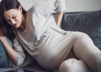 لماذا تكره الحامل رائحة زوجها في فترات الحمل؟.. طيب يوضح