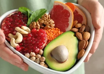 5 أطعمة توازن الهرمونات وتزيد من طاقتك أثناء العمل