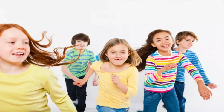 كيف تهدئ الطفل المصاب بالمغص؟.. نصائح عملية لمعالجة الأسباب والأعراض