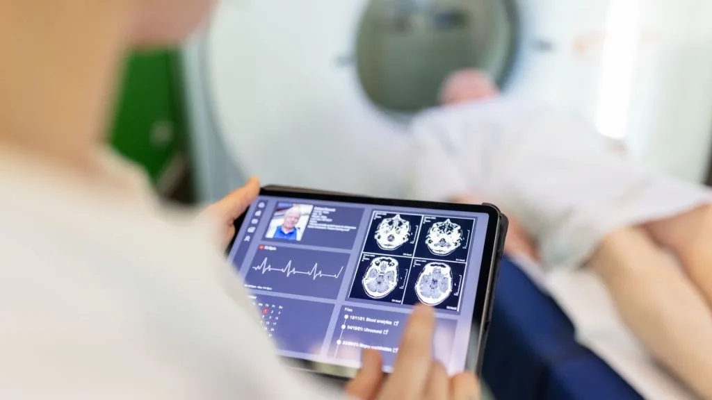دراسة UK Biobank لأجسام 100,000 شخص