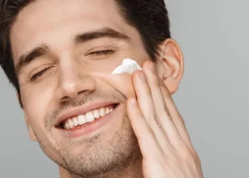 روتين مسائي مشترك بين النساء والرجال