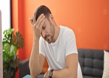 ما هي أعراض القلق النفسي؟ علامات لا تتجاهلها