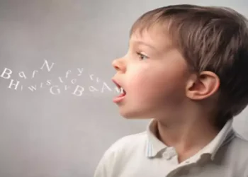 أسباب وعلاج تأخر النطق عند الأطفال..ساعد طفلك برحلة كلماته الأولى