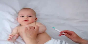 جدول تطعيمات الأطفال الإلزامية.. وكيف تحمي الطفل من الأمراض؟ 4 جدول تطعيمات الأطفال الإلزامية.. وكيف تحمي الطفل من الأمراض؟