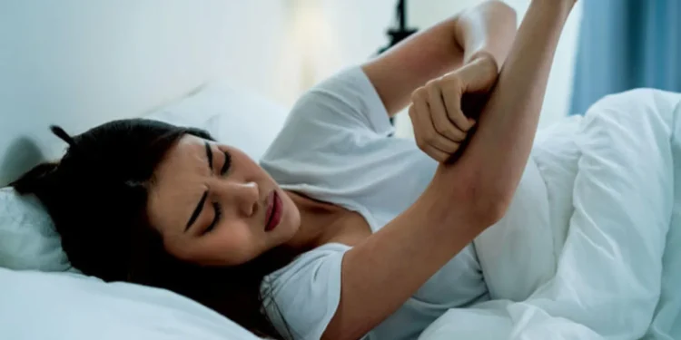 أسباب الحكة الليلية.. لماذا تزداد ليلًا؟ 1 الحكة الليلية